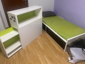 Predám posteľ, záhlavný nočný stolík a komodu. (Set) - 2