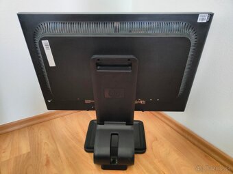 HP Compaq LA2405x (24") - 2