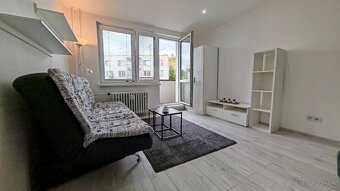 Zariadená moderná garsónka s balkónom - Chočská - 2
