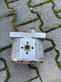 HYDRAULICKÁ PUMPA C72X BULHARSKA - 2