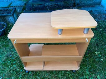 Počítačový stolík - 2