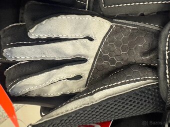 VYRÁŽEČKA CCM AXIS F9 , vel. Sr - 2