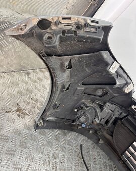 Renault Megane III 3 2008- predný nárazník - 2