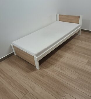 Posteľ 90x200cm s matracom - 2
