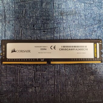 Pamäť RAM DDR4 Corsair 8 GB 2400 - 2