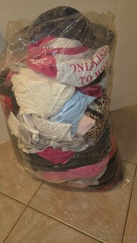 Balík oblečenia (L–XL) - 2