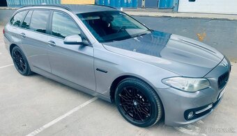 BMW Rad 5 Touring 530d xDrive - 2