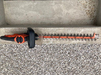 Predám krovinorezy Black&Decker a FHS 1545 - 2
