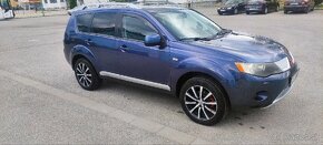 Mitsubishi Outlander - 2