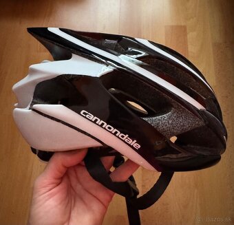 Predám novú prilbu zn. Cannondale veľ. S/M 52-58 cm - 2