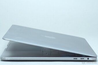 ZÁRUKA/Macbook Pro 13.3" TB/I5 3.1GHZ/8GB RAM/512GB SSD/CZ - 2