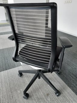steelcase ergonomicka stolička - 2