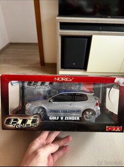 Vw golf 5 Gti Zender 1:18 - 2