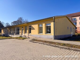 Na predaj - Komerčná budova s veľkým pozemkom - 2