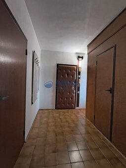 Prenájom 3-izbového bytu ideálneho pre rodinu s deťmi – Pieš - 2