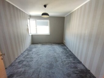 Predám sivý koberec 4,5m x 3,2m (Ružinov) - 2