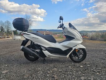 Honda PCX 125 2021 + helma, plachta - 2