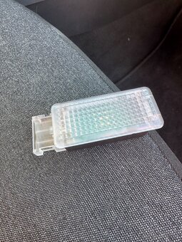 LED osvetlenie nôh škoda VW - 2