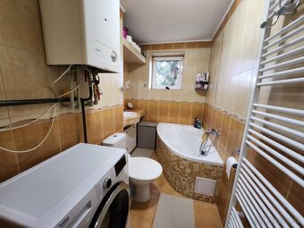 zariadený, 2 izbový byt, 47 m2 s vlastným kúrením, Dubnica - 2