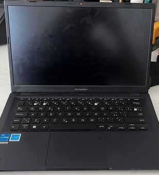 ASUS EXPERTBOOK - 2