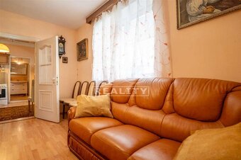 LEN U NÁS  TOP CENA 
3-izbový rodinný dom s veľkým... - 2