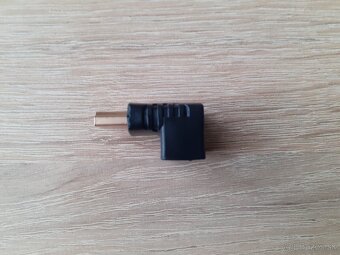 Adaptér HDMI uhlový - 2