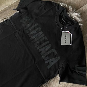 Tricko balenciaga S - 2