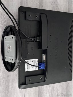Predám monitor Samsung SyncMaster 931C – 19” (GH19PS) - 2