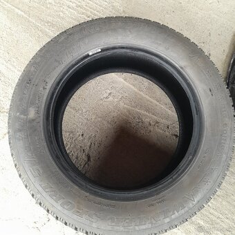 Predam zimne pneu zn. Dunlop 215/60/r16 - 2