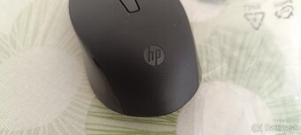 NOVA, NEROZBALENA Bezdrôtová myš HP 150 + baterie - 2