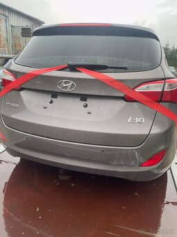 Hyundai i30 1.6 crdi automat - 2