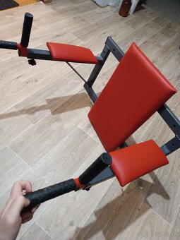 Bradlá na stenu - 2