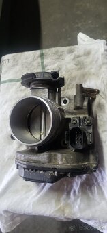 Škrtiaca klapka 2.0 GTI 85kw 2E - 2
