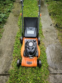 Motorová kosačka - 2