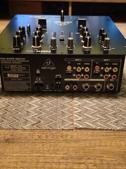 Behringer nox101 - 2