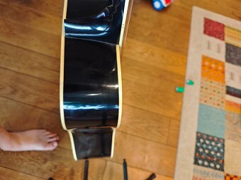 Predám akustickú gitaru Stagg SW203BK – čierna, dreadnought - 2