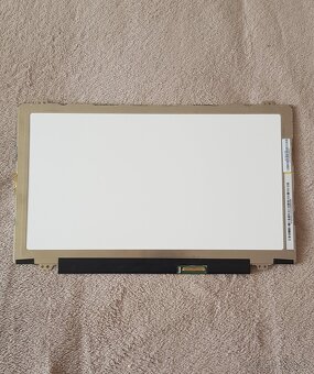 LCD 14 HD SLIM 40PIN-S úchytom - 2