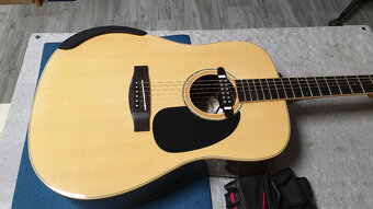 Elektroakusticka gitara - 2