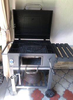 Záhradný grill na drevené uhlie JAMESTOWN - 2