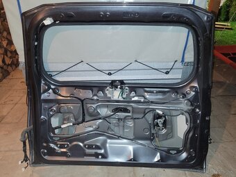 Landcruiser kufrove dvere - 2