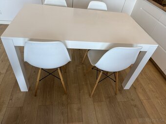 Jedalenske stolicky 4ks a jedalensky stol - 2