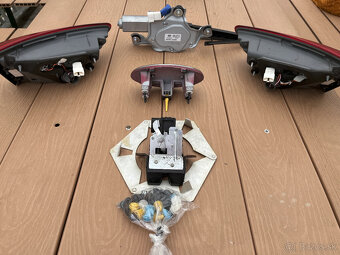 HYUNDAI i30, svetlá, stierač s motorčekom, znak, zámok kufra - 2