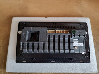 2DIN autorádio s Androidom 9 palcový displej - 2