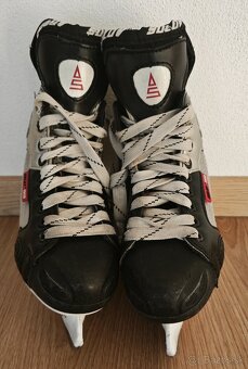 Oredam detske hokejove korcule - 2