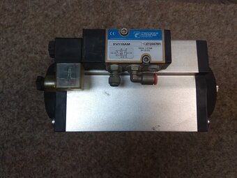 Piest s rotaciou 90 stupňov - 2