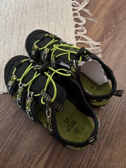 Predám detské chlapčenské sandále - 2