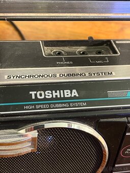 Rádiomagnetofón Toshiba - 2
