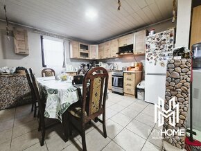 EXKLUZÍVNE Na predaj 4 izbový rodinný dom v meste Kolárovo - 2