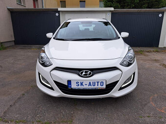 Hyundai i30 CW 1.6i CRDi 16V DOHC Comfort - 2