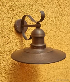 Vonkajšia lampa na stenu - 2